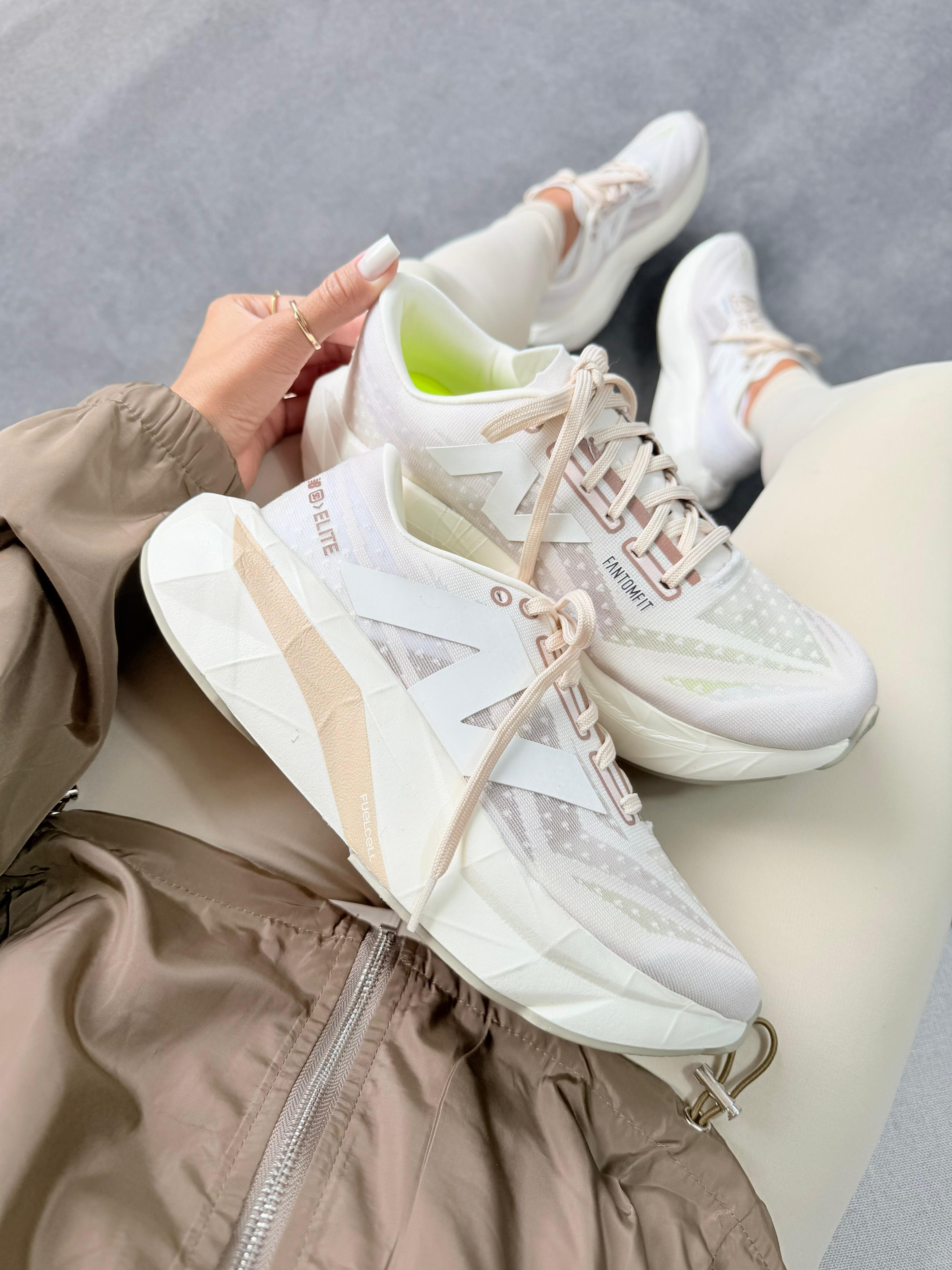 Tênis New balance  FuelCell SC Elite v4