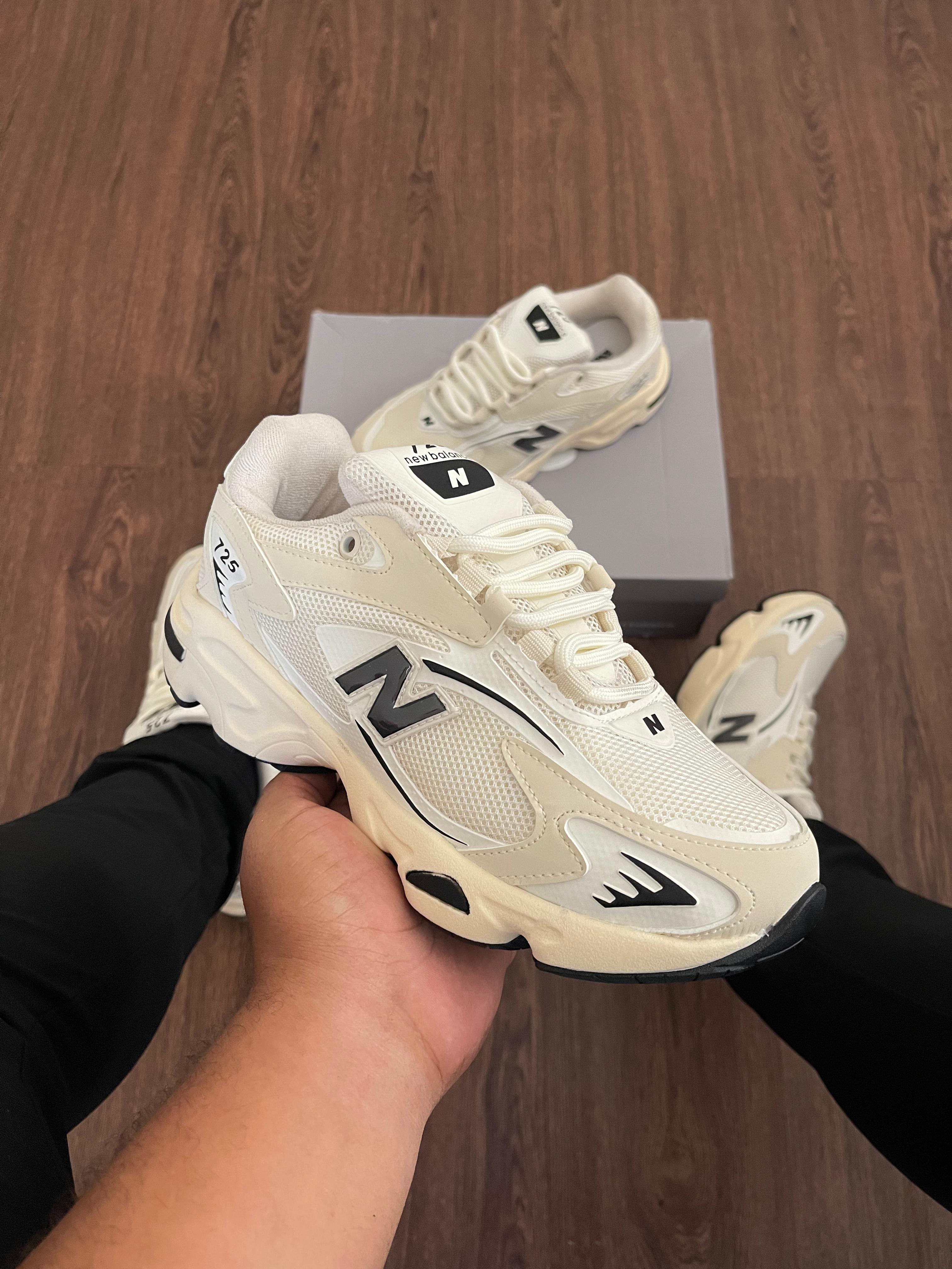 Tênis New Balance 725
