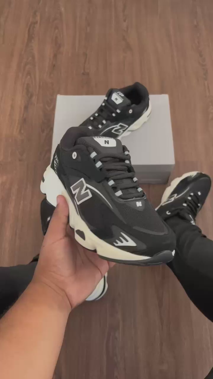 Tênis New Balance 725